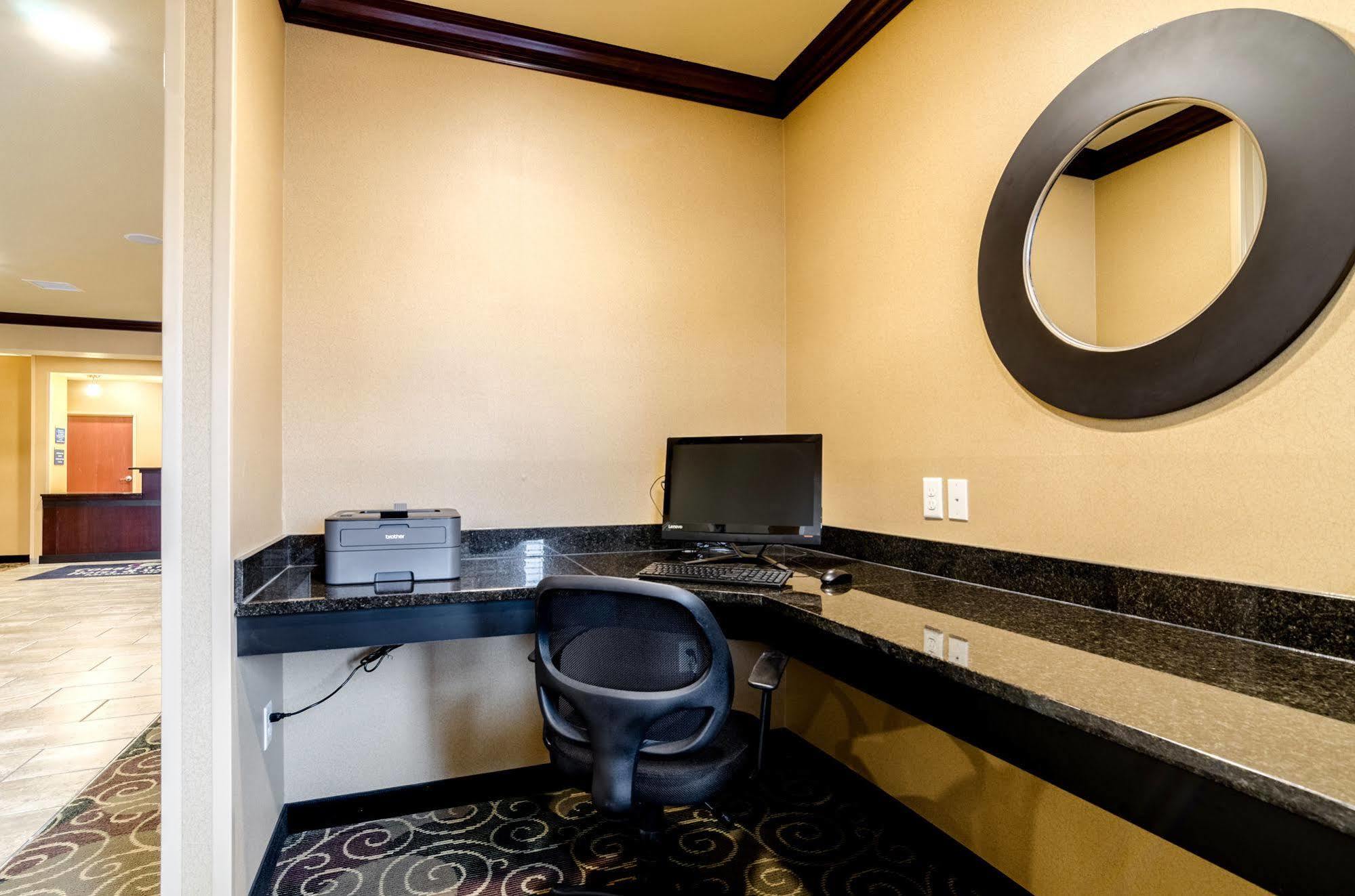 Cobblestone Hotel&Suites - McCook Buitenkant foto